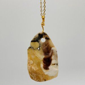 Shell Pendant on 18" Gold Chain Necklace; G18-40